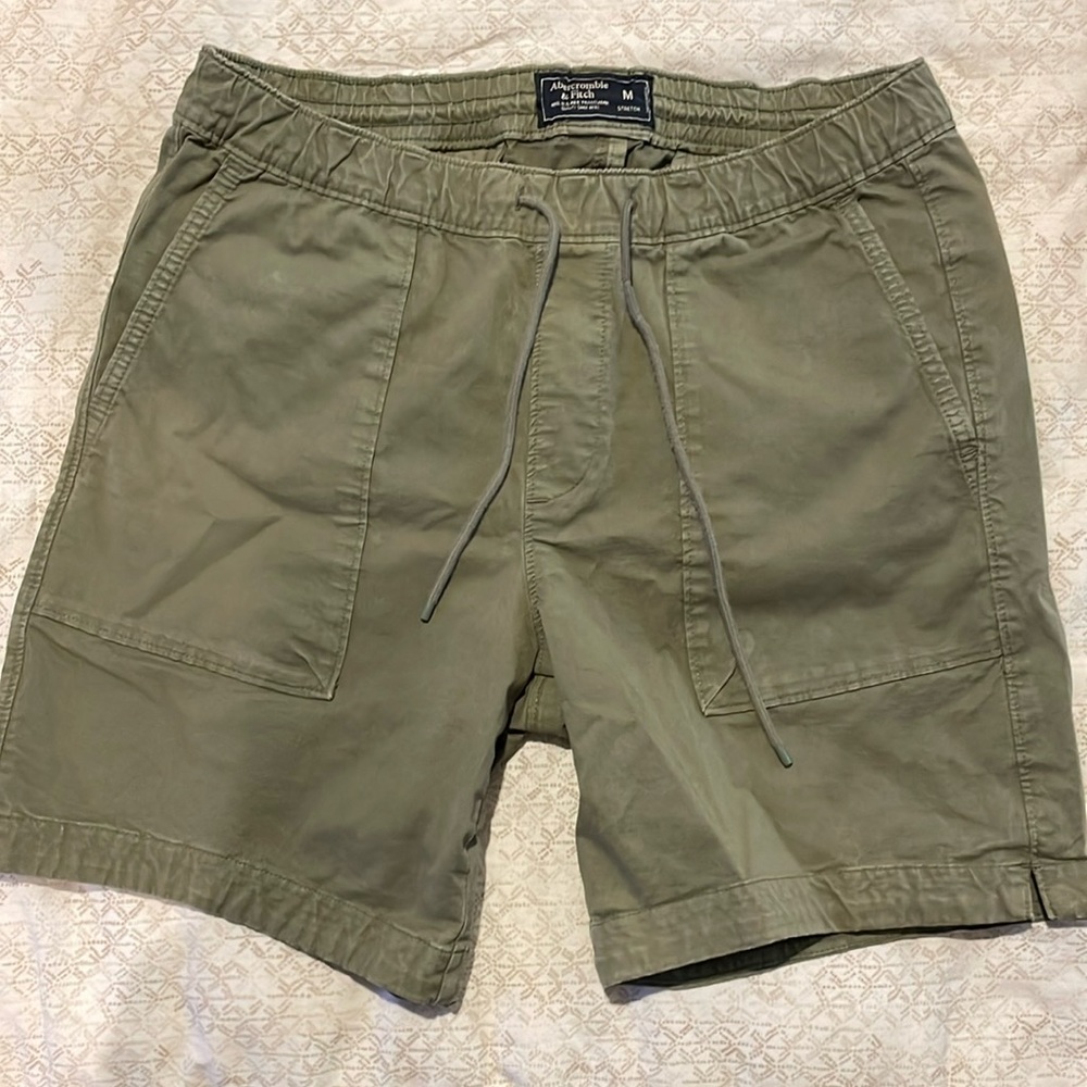 Abercrombie and fitch men’s shorts, forest green, medium